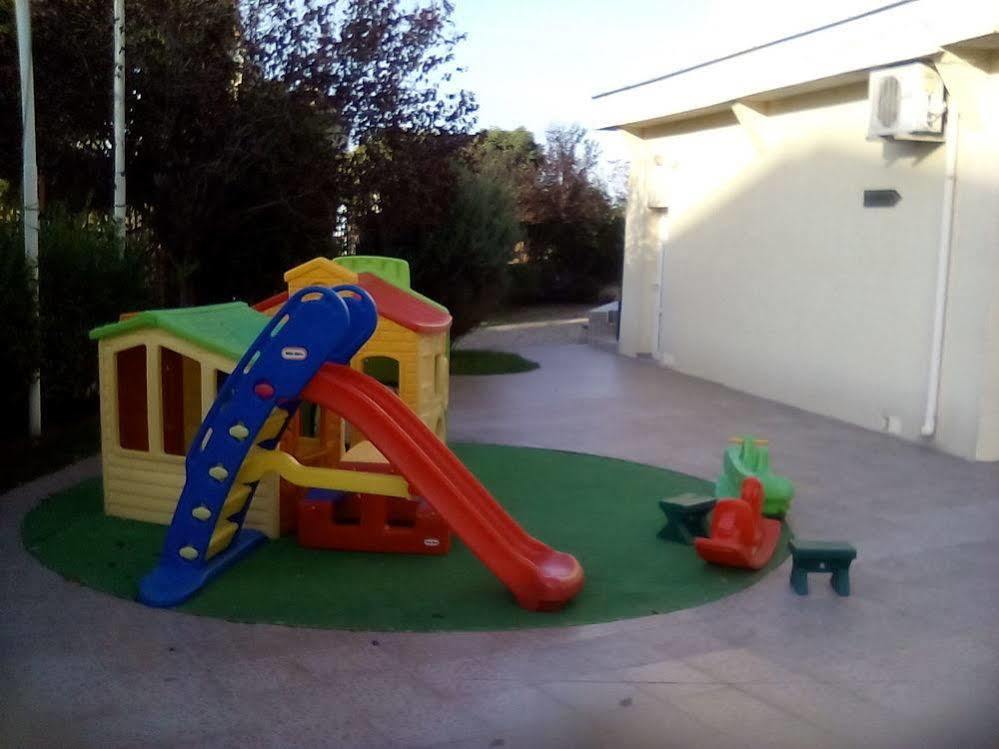 Julia Family Apartments 써니비치 외부 사진